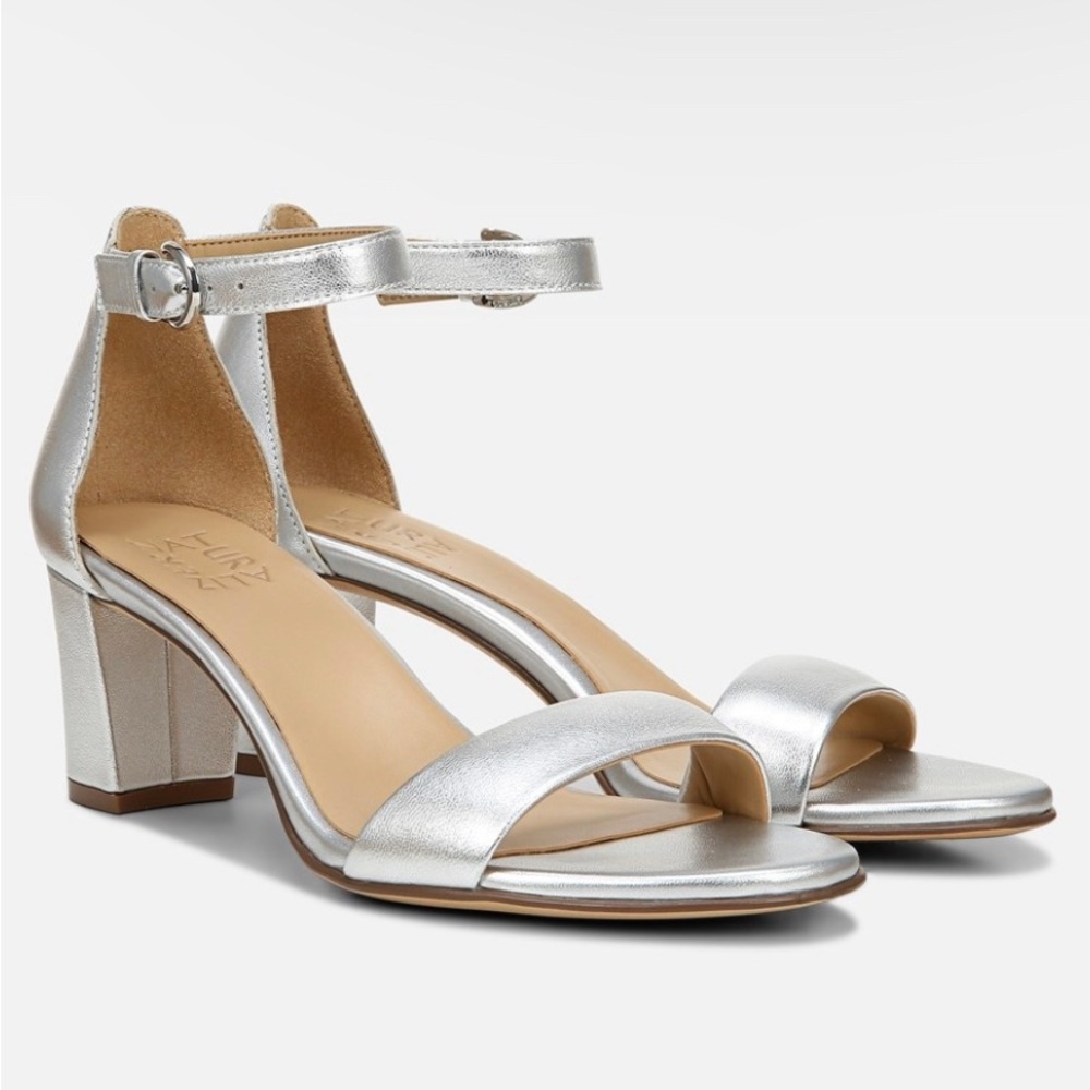 Naturalizer Vera Dress Sandal (New) 8 N Narrow. Silver.